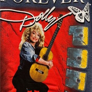 Dolly Parton woman’s size M Graphic T-Shirt - crew neck, shirt sleeve